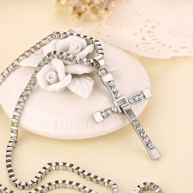 Accessorio auto & urban – croce con pietre sintetiche