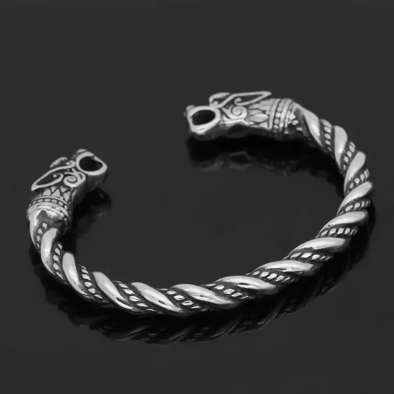Bracciale maschile stile vichingo, simbolo di potere e onore