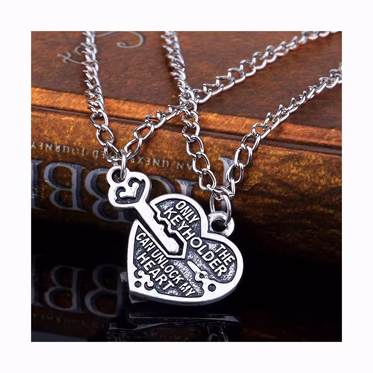 Set di catenine con pendenti cuore e chiave per innamorati