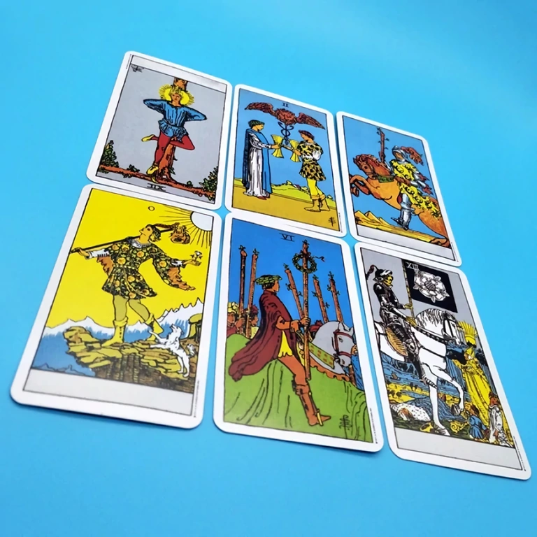 Set carte tarot magico, ideale per pratiche esoteriche e meditazione