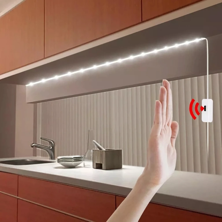Striscia LED con sensore on/off automatico Illuminazione automatica con sensore per armadi, cucine e bagni