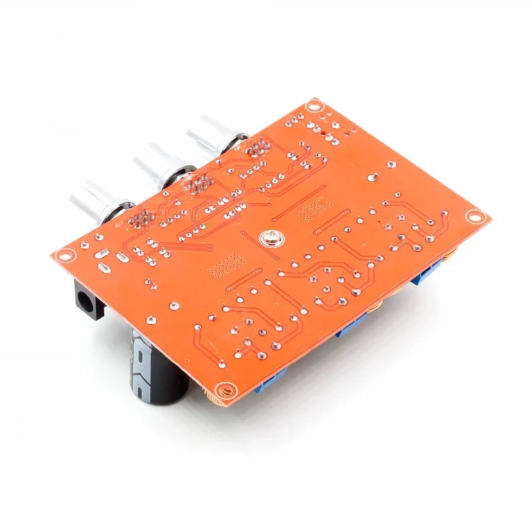 Immagine retro modulo audio XH-M139, inclusi connettori e tracce