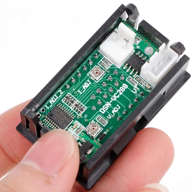 Display da pannello per tensione e corrente continua