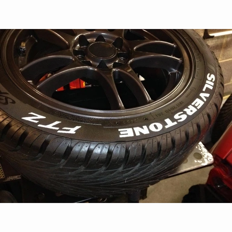 Pennarello bianco a rapida asciugatura Pennarello bianco permanente a rapida asciugatura per scrittura chiara