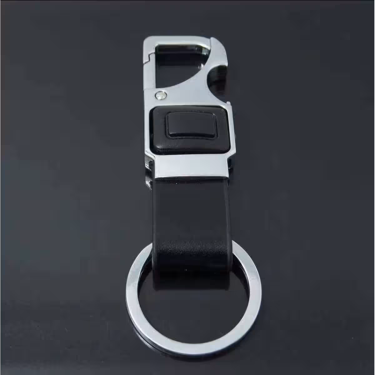 Portachiavi con funzioni multiple, ideale per uso quotidiano