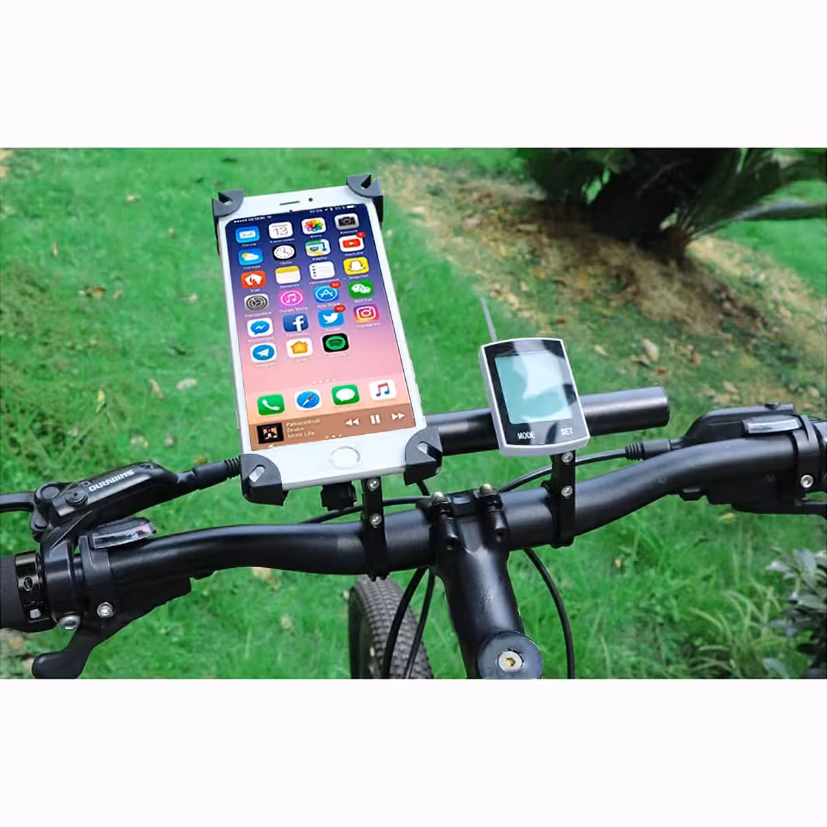 Accessorio in alluminio per manubrio bici