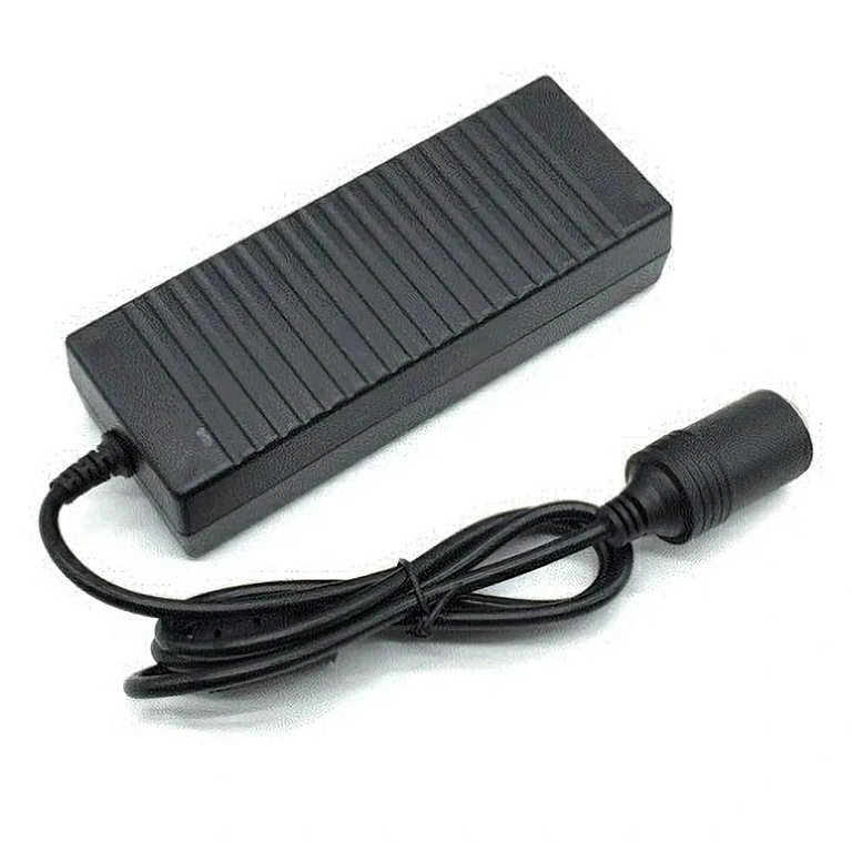 Convertitore presa 220V a 12V con spina accendisigari per dispositivi auto