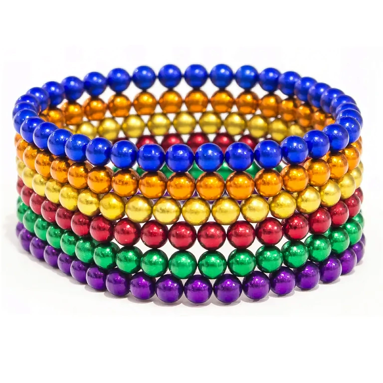 Cubo magnetico arcobaleno formato da 216 sfere magnetiche al neodimio