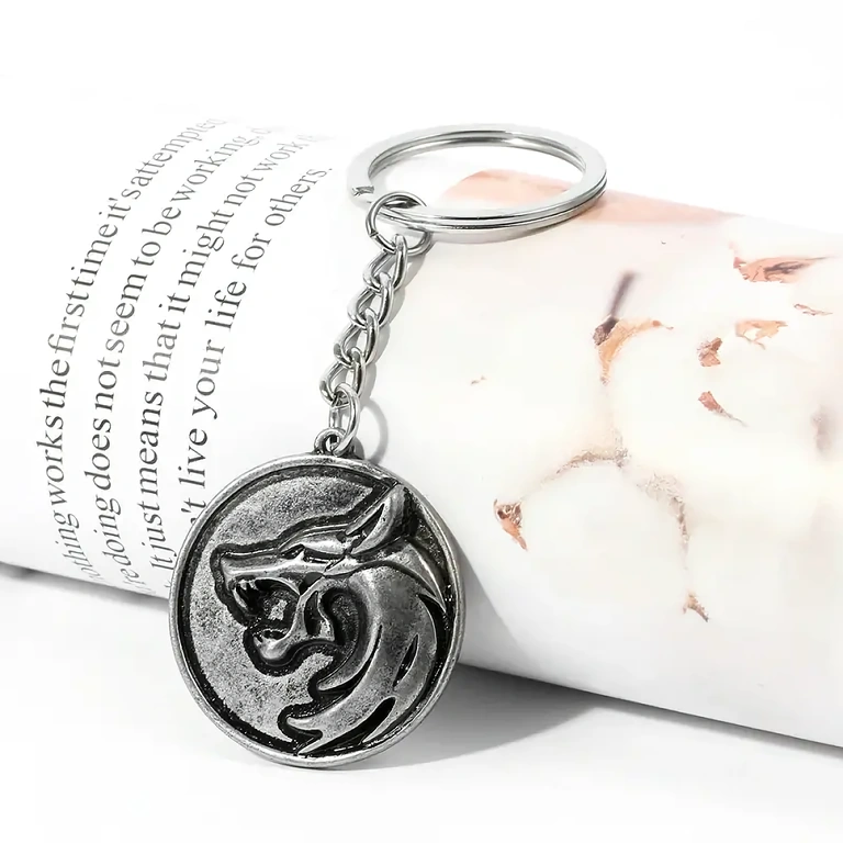 Collana e portachiavi in metallo, testa di lupo The Witcher, aspetto anticato