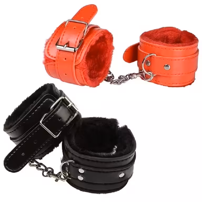 Manette BDSM con catena e pelliccia morbida – accessori erotici confortevoli e professionali
