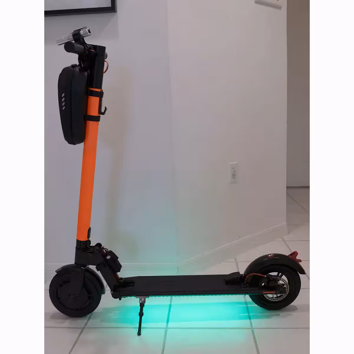 Strisce LED RGB con telecomando per monopattini elettrici