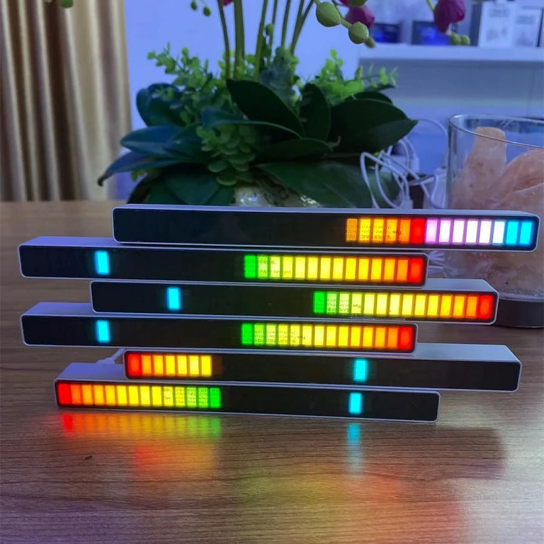 Barra LED RGB per decorazione interna con modalità luce in base al suono