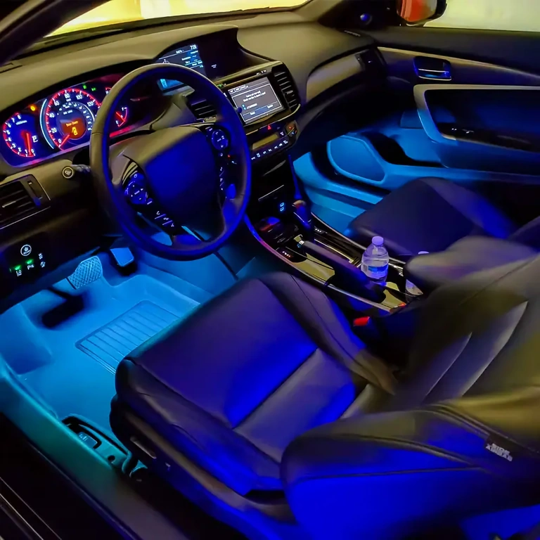 Striscia LED flessibile per illuminazione interni auto