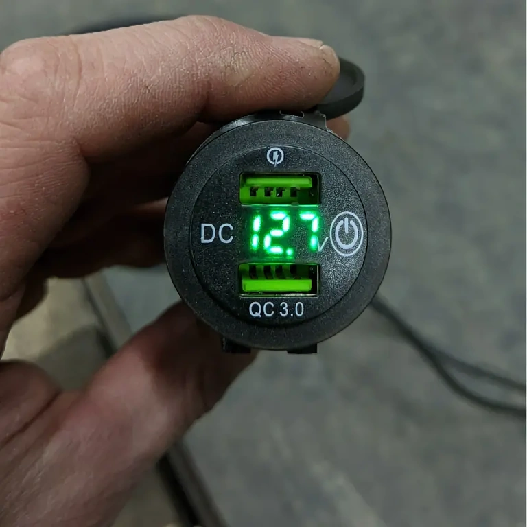 Caricatore USB doppio per manubrio moto e bici