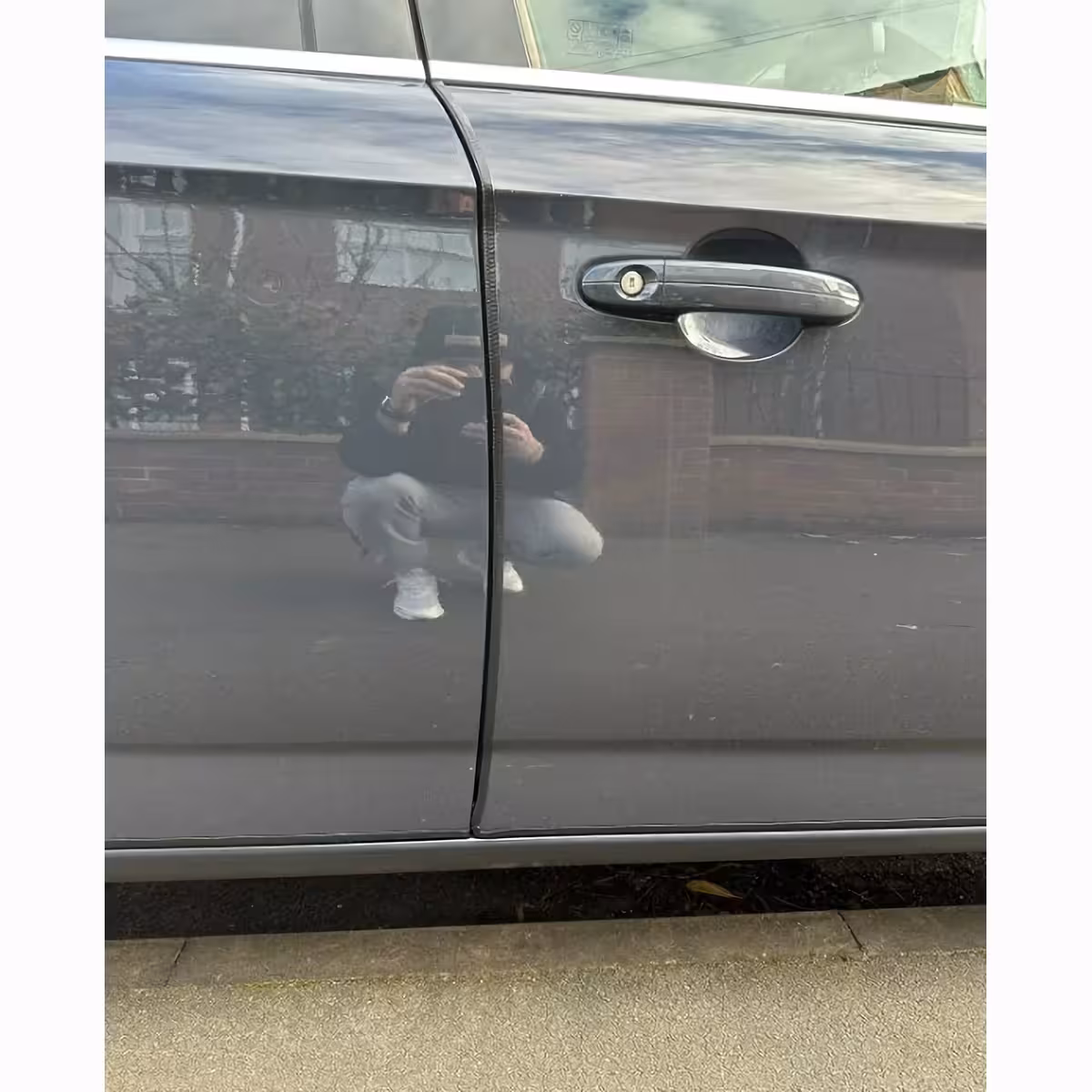 Striscia nera per proteggere bordi porte da graffi e urti