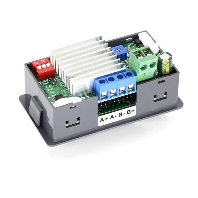Vista posteriore del controller CNC Vista posteriore con terminali del modulo di controllo stepper per CNC