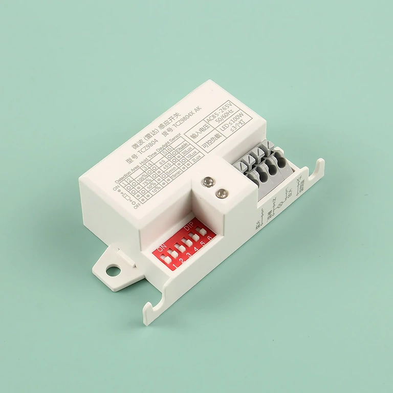 Sensore di movimento – vista laterale Vista laterale del sensore di presenza a microonde