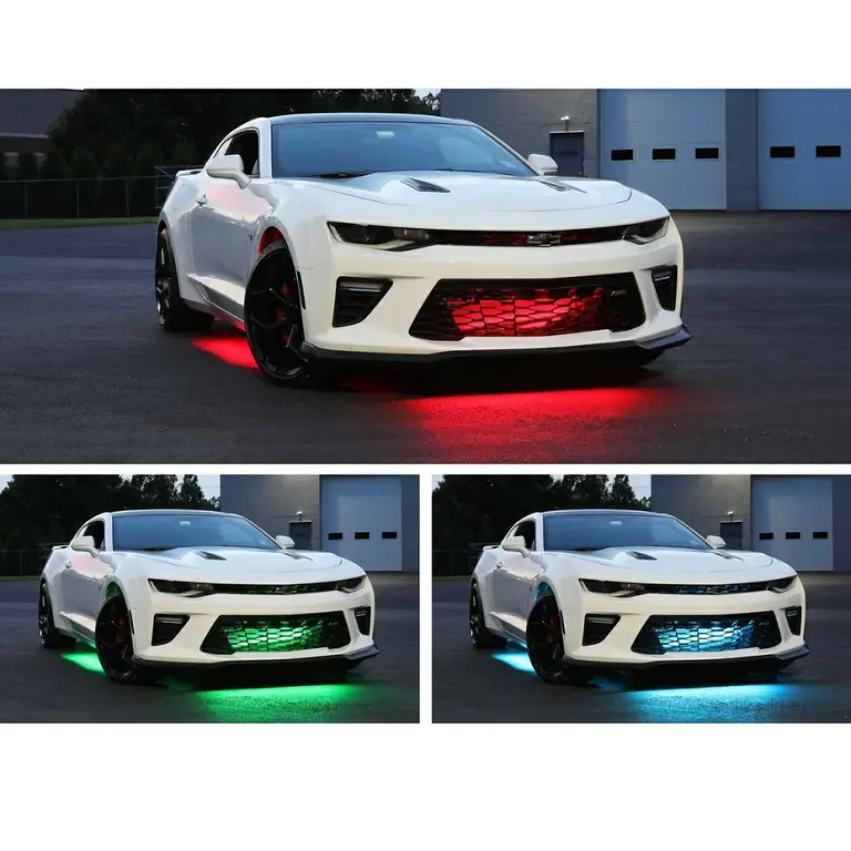 Luci LED montate sotto l’auto per effetto visivo notturno