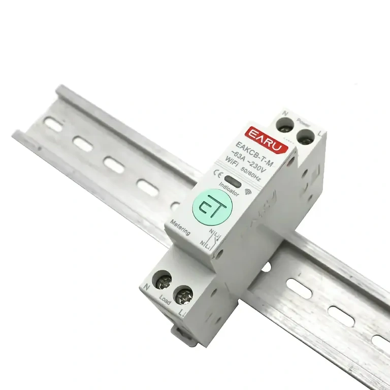 Contatore elettrico WiFi installato su guida DIN nel quadro elettrico