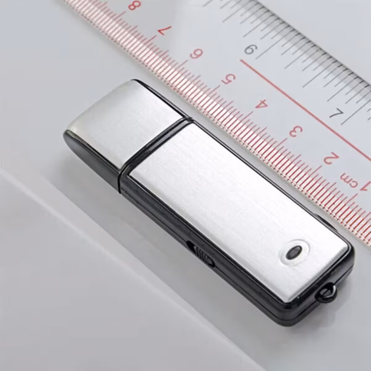 Chiavetta USB discreta con LED invisibile per registrazioni