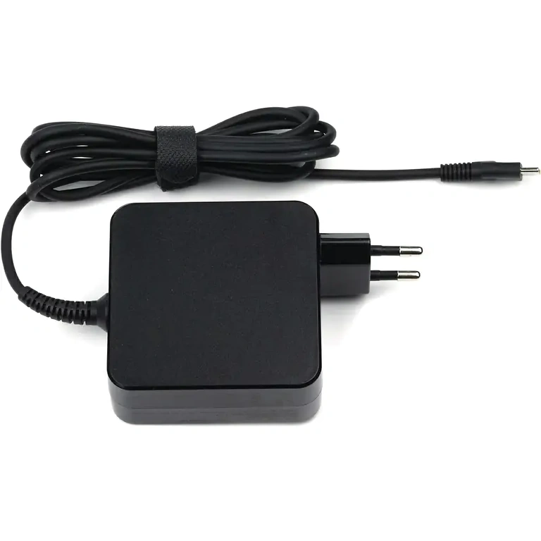 Caricatore USB-C con protezioni multiple Caricatore USB-C con protezione da sovratensione e cortocircuito