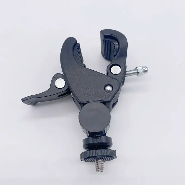 Fissaggio sicuro supporto camera Fissaggio sicuro e stabile camera su manubrio per avventure dinamiche