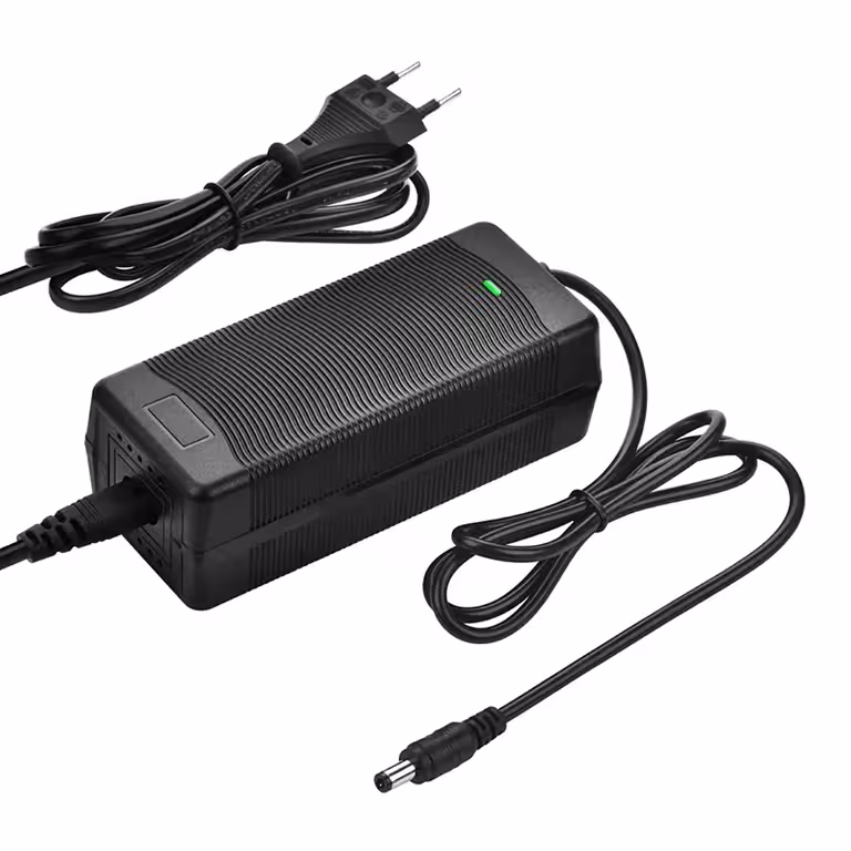 Caricabatterie ad alte prestazioni per monopattino e bicicletta elettrica 36V – 42V, 3A