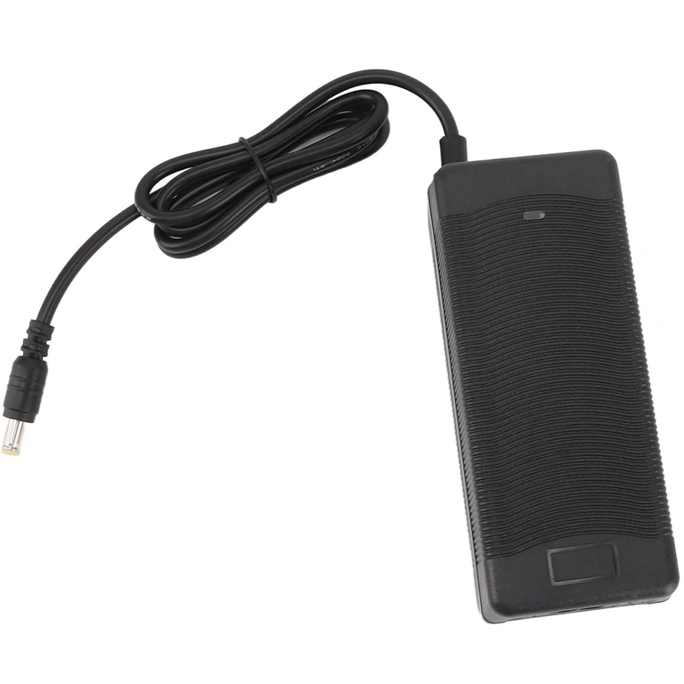 Connettore DC 2.1×5.5mm caricatore Li-Ion 21V Connettore DC 2.1×5.5 mm per caricabatterie Li-Ion 21V 2A – compatibile con batterie Li-Ion 18V e utensili portatili