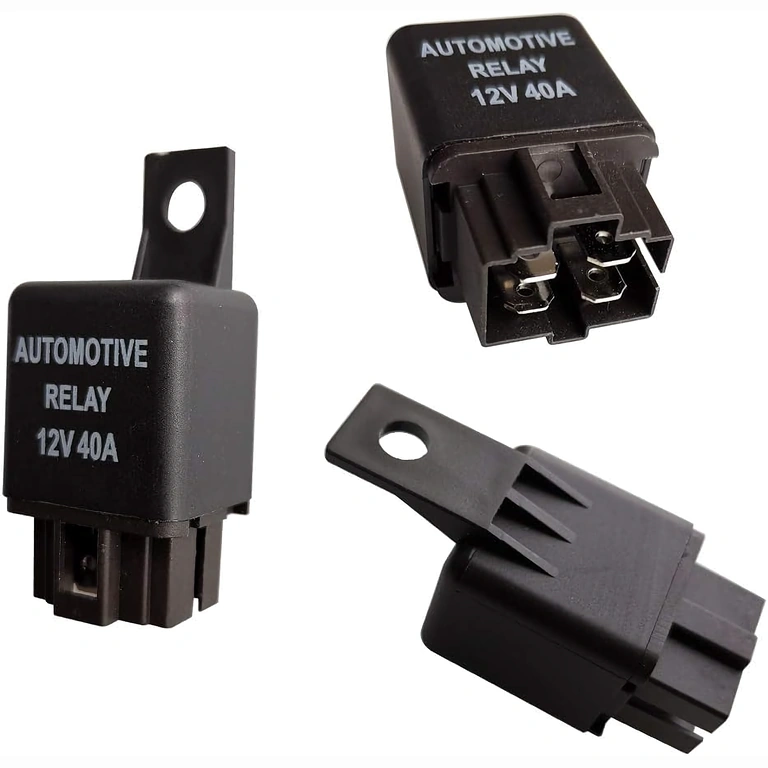 Dettaglio pin relè 12V 4 pin 40A per connessione sicura