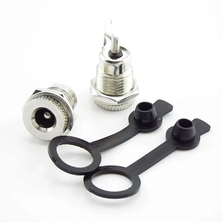 Spina DC 12V 5,5x2,1mm – resistente all’acqua, vista frontale