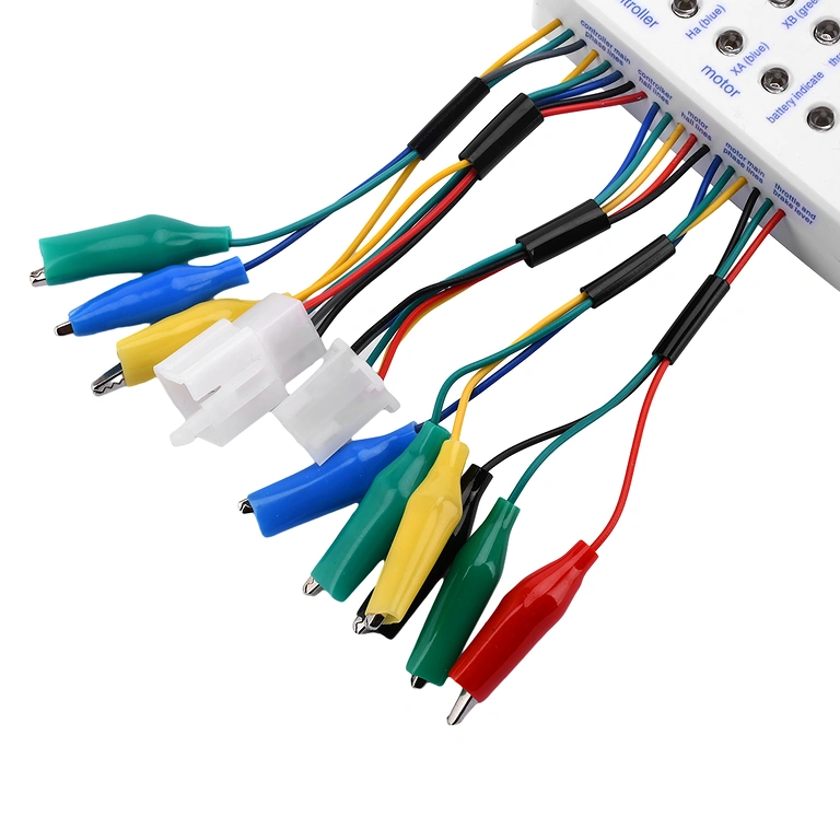 Fili fase motore collegati al tester universale