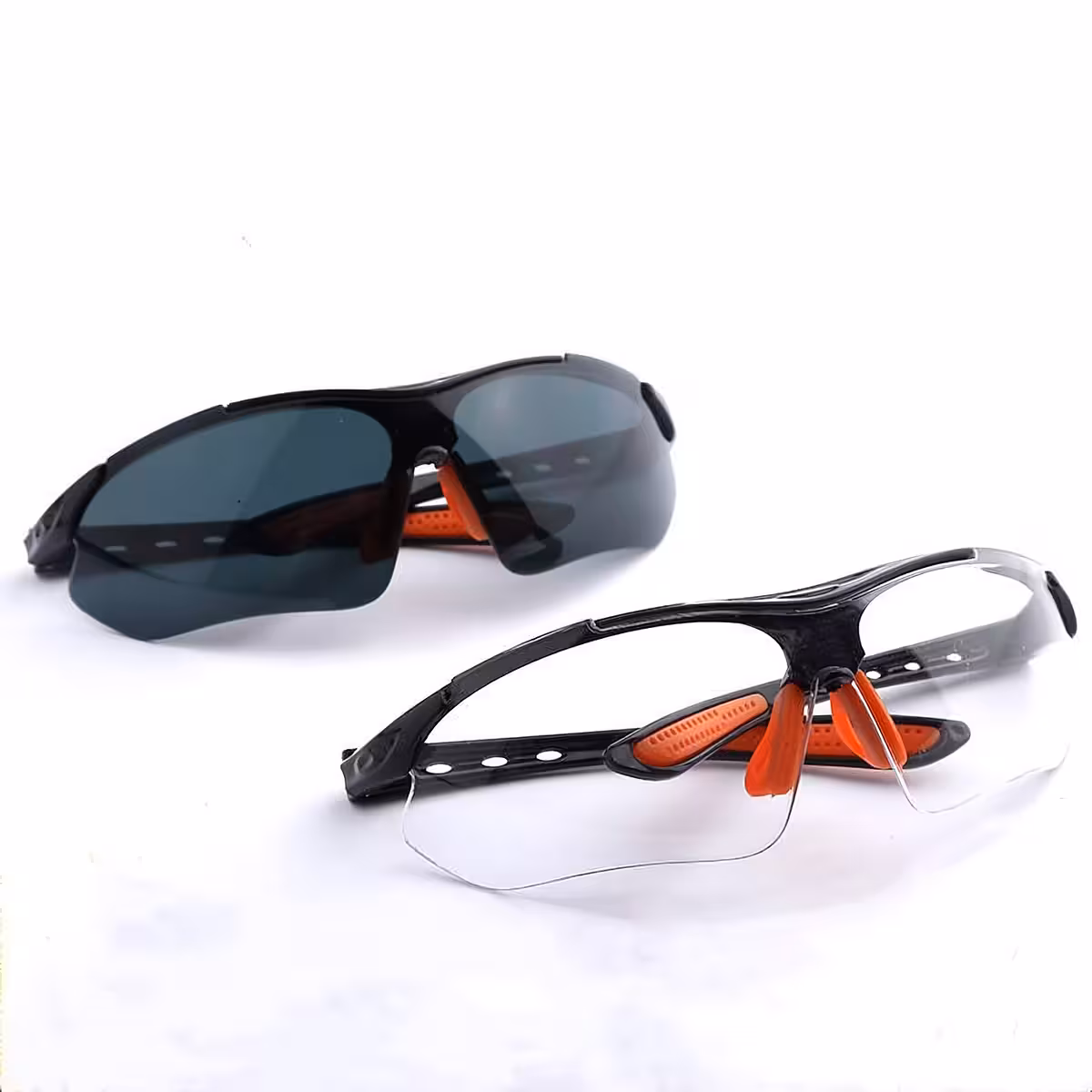 Occhiali da ciclismo con lente fumé e protezione UV400
